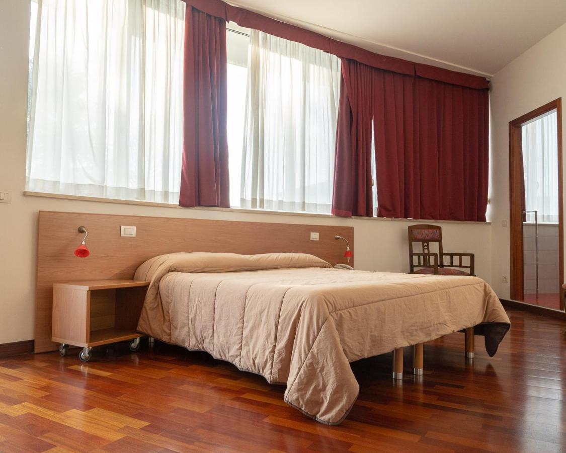 Hotel All'Oasi Paese Екстериор снимка
