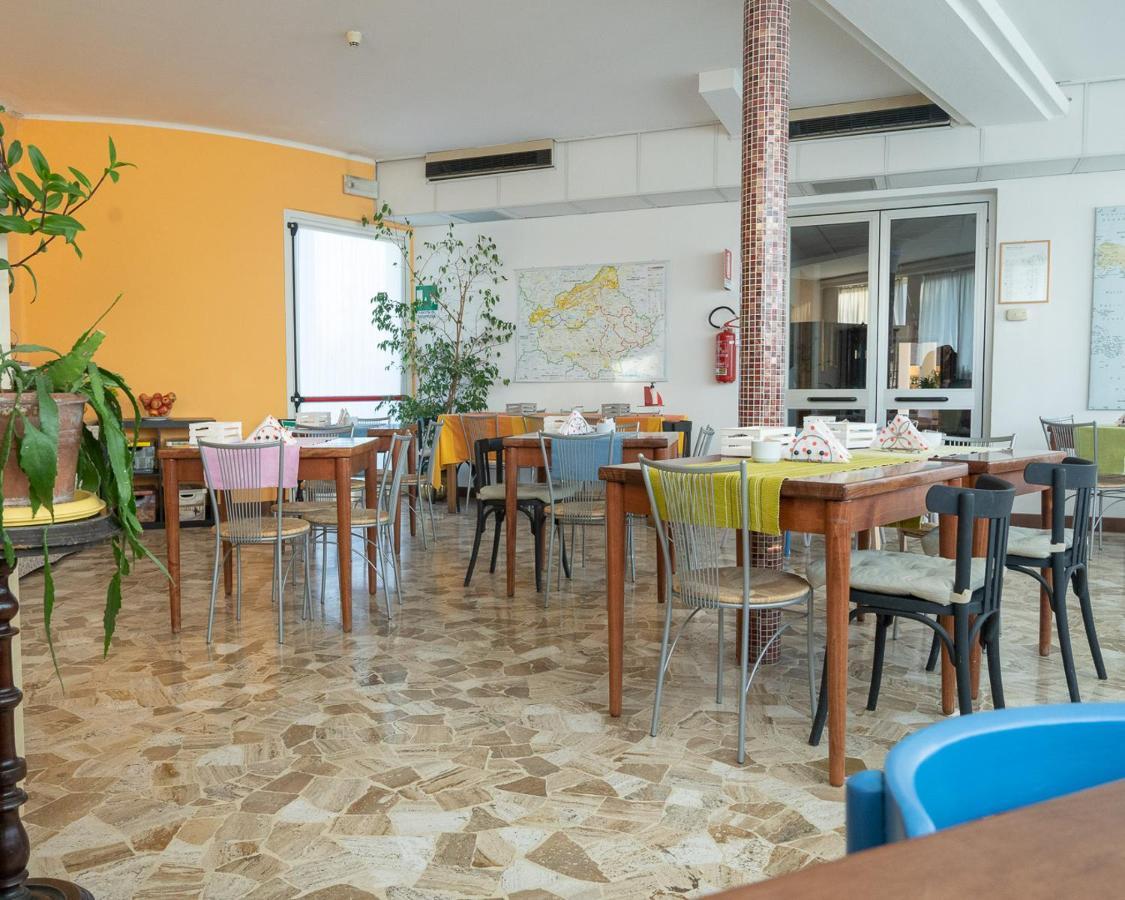 Hotel All'Oasi Paese Екстериор снимка