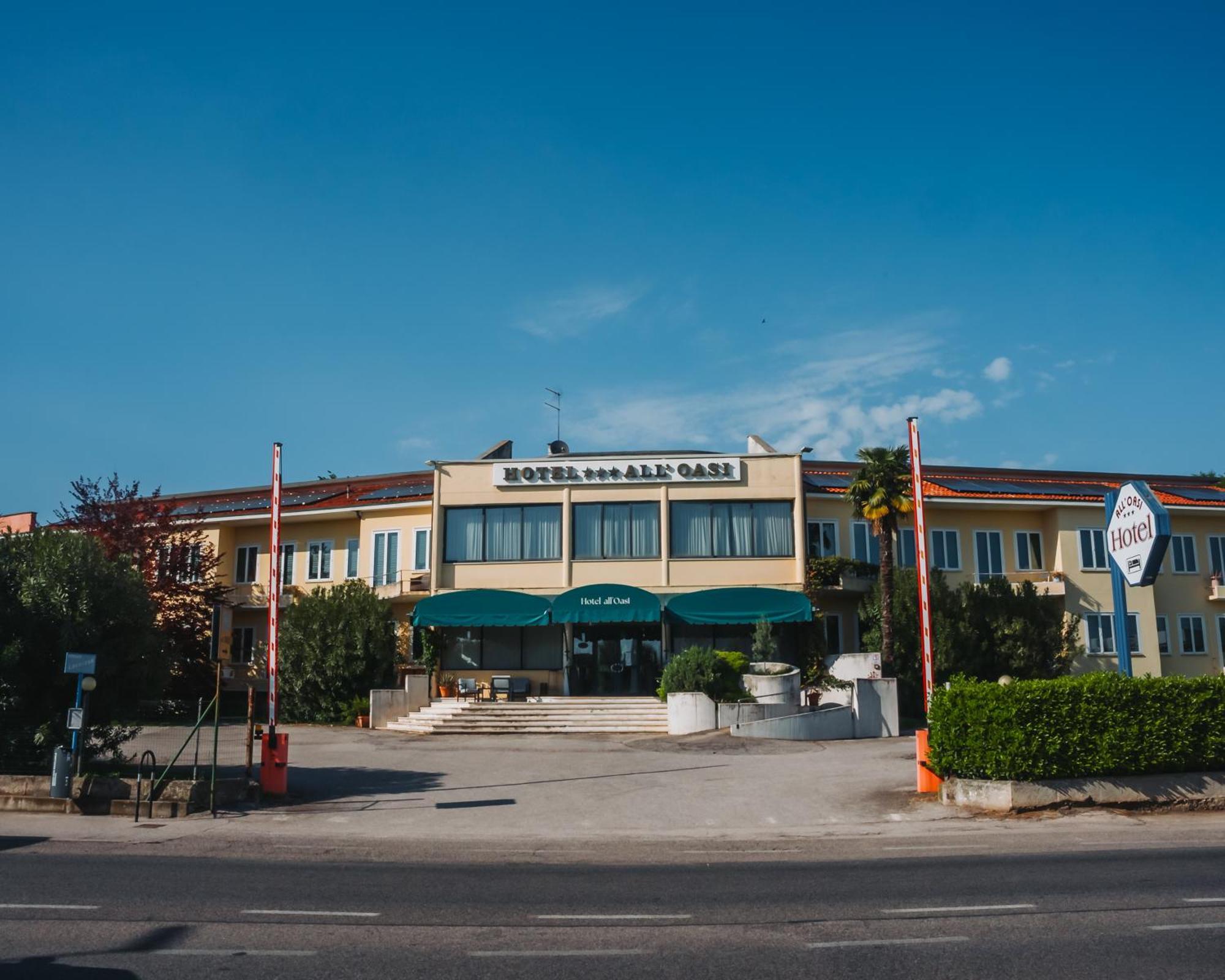 Hotel All'Oasi Paese Екстериор снимка